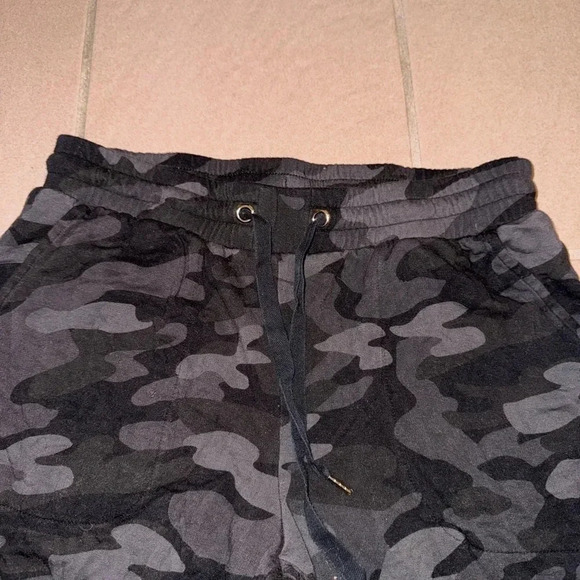 Soma WKND Soft Brushed Terry Jogger, black gray camo size XS - Picture 9 of 14